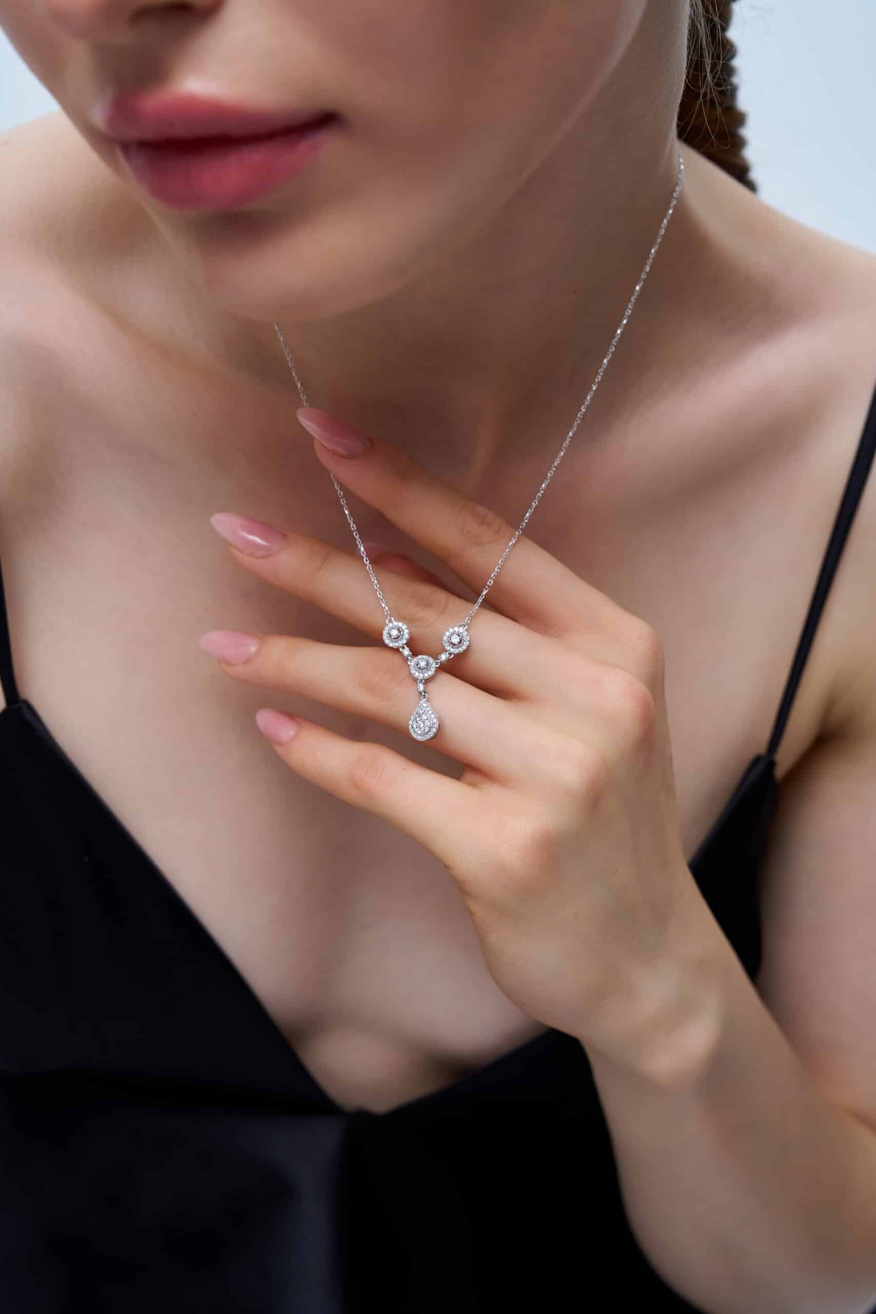 0.54 Karat Tasarım Pırlanta Kolye